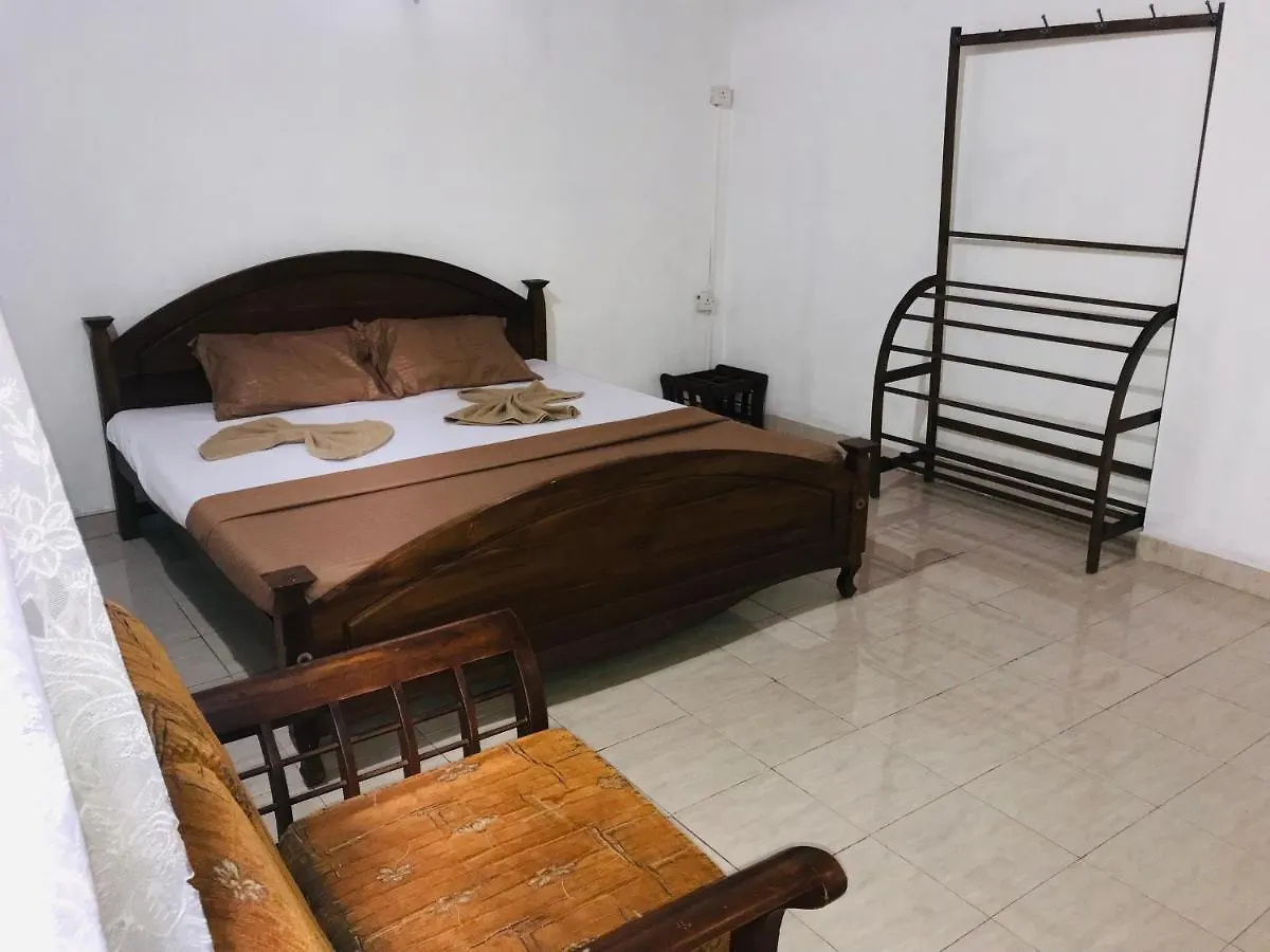 Sun Rise Hostel Negombo
