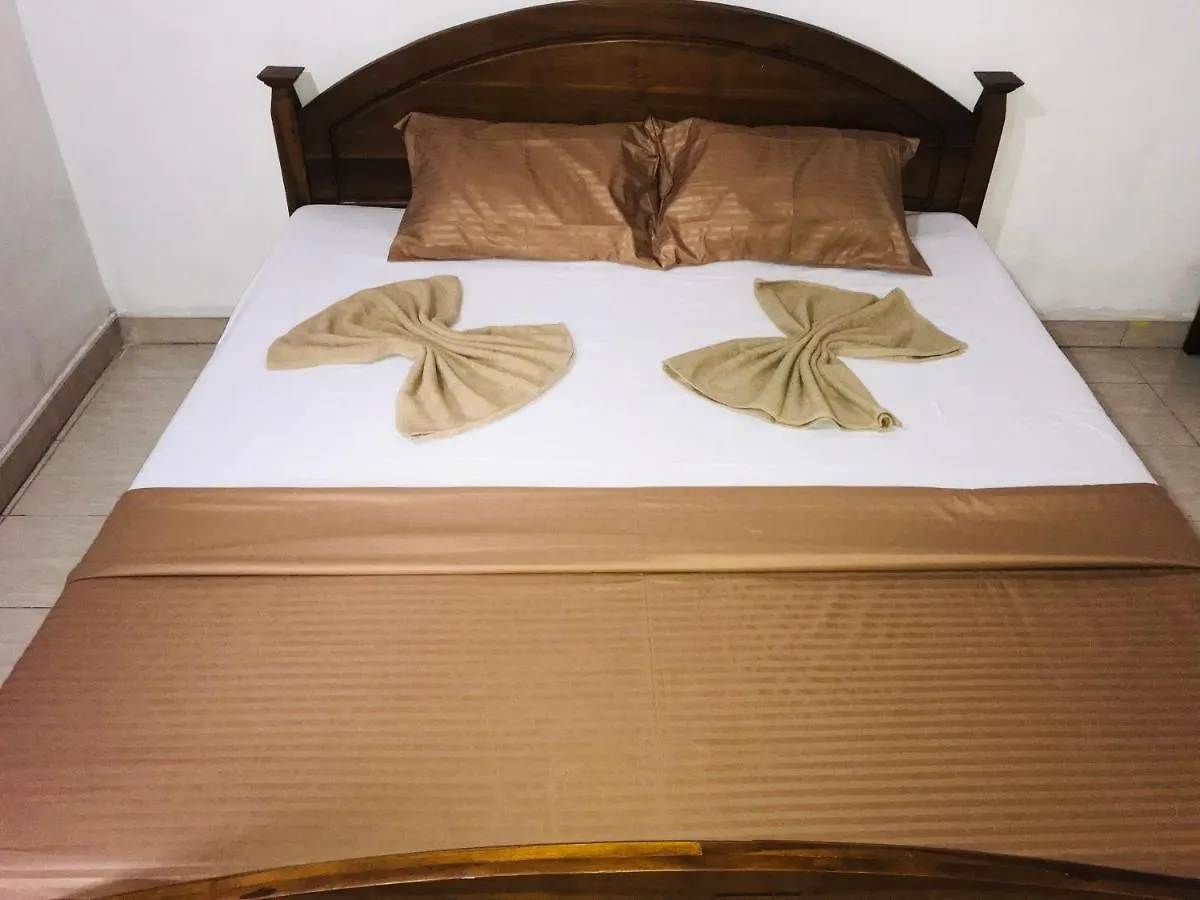 Sun Rise Hostel Negombo