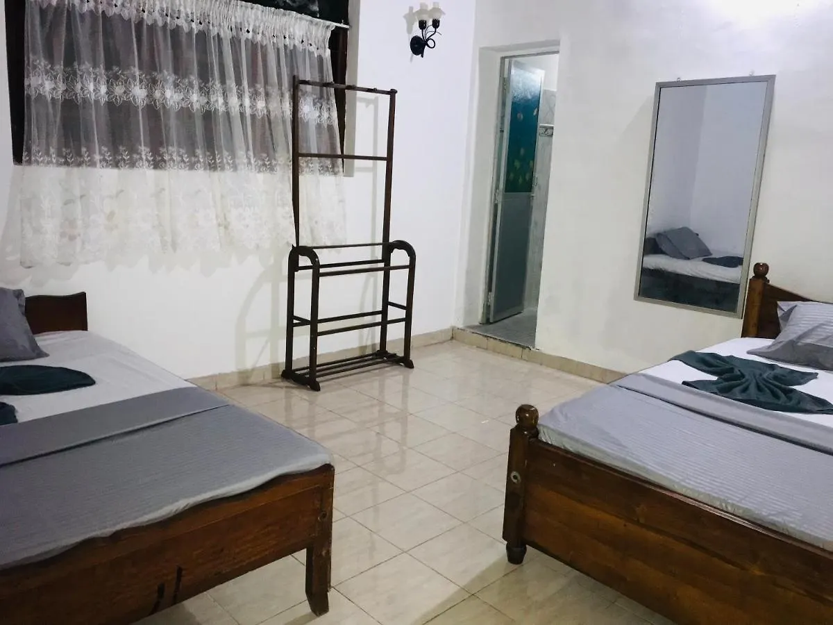 Sun Rise Hostel Negombo
